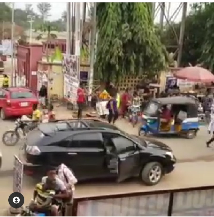Slay Queen Runs Mad After Being Dropped From A Lexus Jeep.