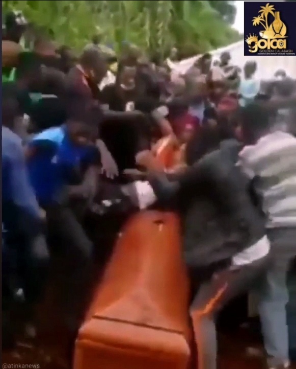 Unbelievable!!!: Family Members Exchange Blows At Burial Ground In Ghana (Video, Photos)