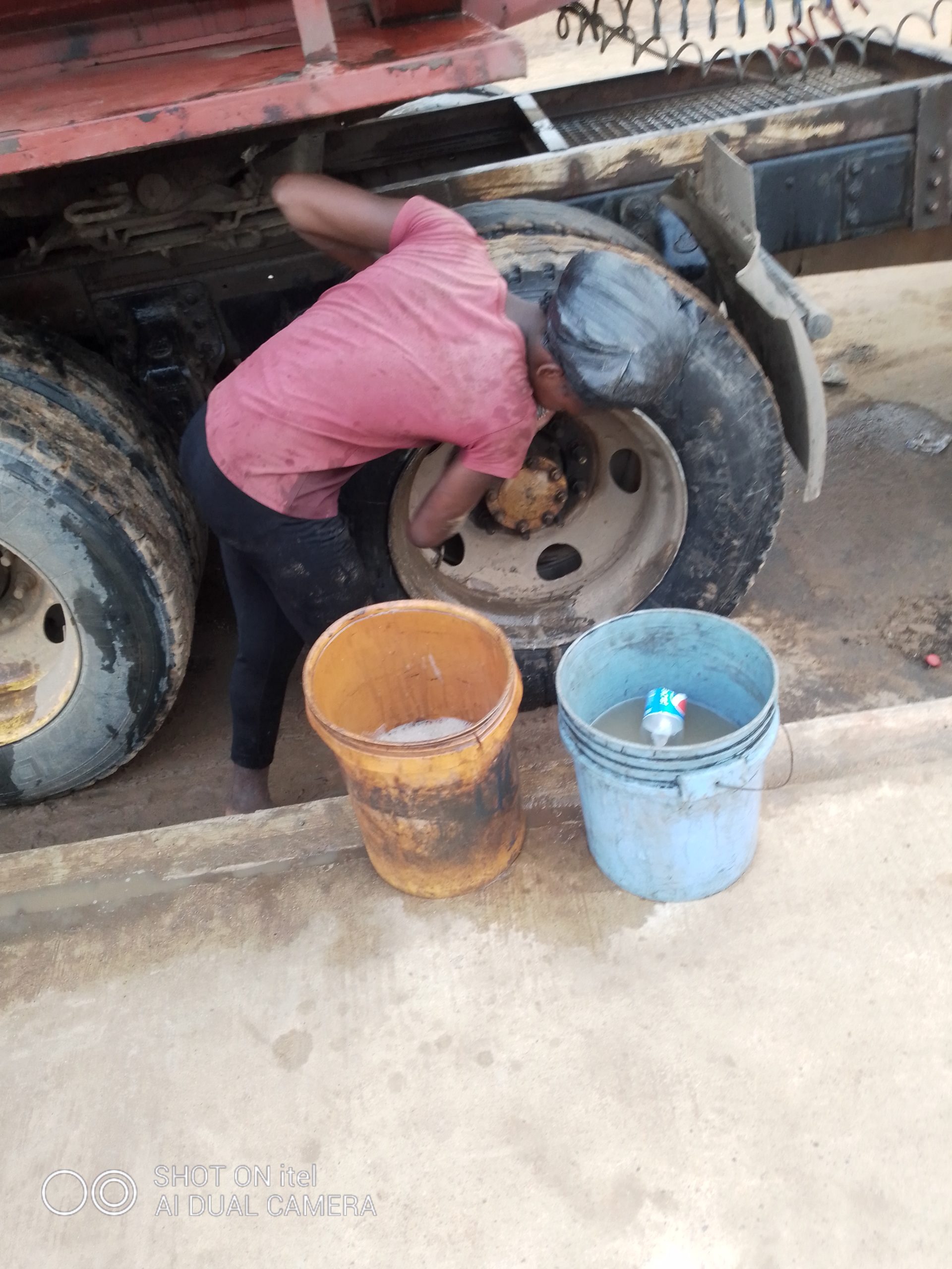 Meet 18 Year Old Beautiful Girl Who Wash Fuel Tanker To Pay Her School Fees 
