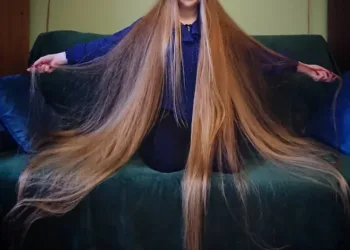 Video: Meet Malgorzata Kulczyk, a lady whose hair is longer than her height