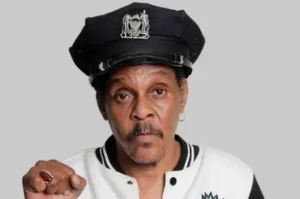 Profile 12 majek fashek