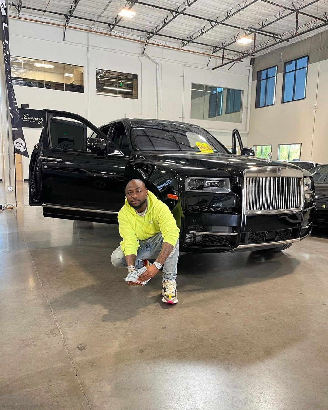 Who Dey Breeet: Davido Shows Off His Newly Acquired Rolls Royce, See How Much Is Worth (Photos)