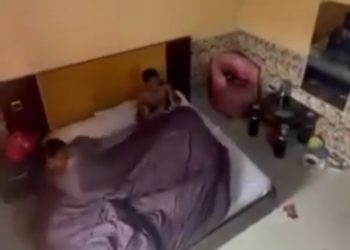 Sugar mummy caught boyfriend pants down with another girl at a hotel room (VIDEO)