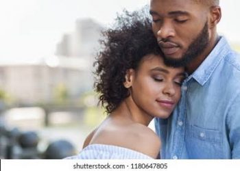 Here are 4 signs that you are a hopeless romantic