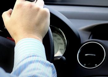 8 Useful items you should always have in your car
