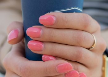 3 Ways to protect your hands from sun and dryness