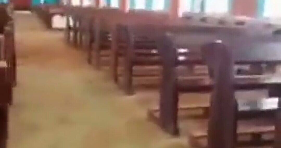 Watch video of worshippers after a bomb explosion at St. Simon's Anglican church, Awo-Idemmili (VIDEO) 1 Watch video of worshippers after a bomb explosion at St. Simon’s Anglican church, Awo-Idemmili (VIDEO)