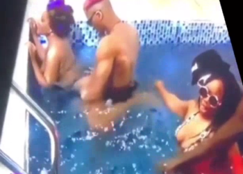 #BBNaija: Phyna and Groovy caught having s3x inside the pool (Watch Video)