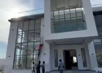 (VIDEO) Kizz Daniel flaunts his newly built mansion on Instagram