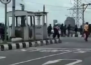Nigerian police reportedly getting ready to stop 4 Million match in Lekki toll gate (Video)