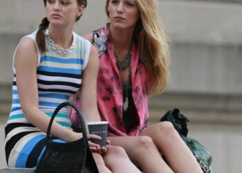 Do these 3 things if your friends are always jealous of you