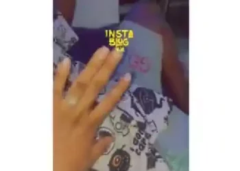 Watch moment man proposes to his girlfriend in an unconventional manner (Video)