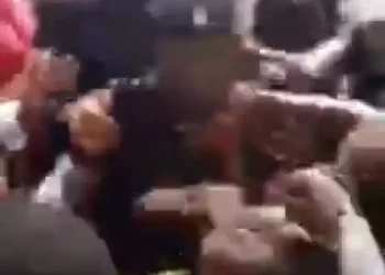 Watch moment Taraba residents got excited over Peter Obi’s visit to flood victims in Taraba (video)