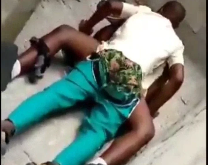 Secondary school students caught kπacking in an uncompleted building (Watch Video) 1 Secondary school students caught kπacking in an uncompleted building (Watch Video)