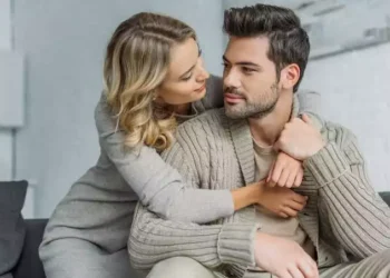 6 Gestures to make your man feel like a king