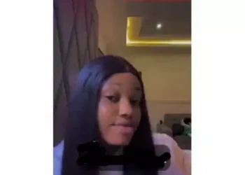 Ashawo lady calls out yahoo boys for keeping mute over Obaseki’s order on prostitutes (video)