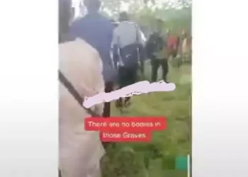 Shocking as dead bodies were stolen from a cemetery (watch video)
