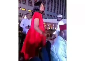 AriseTV presenter spills her anger over Tinubu and Atiku’s absence during the presidential debate (VIDEO)