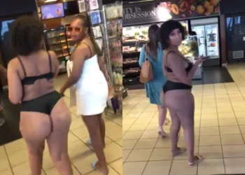 See what two ladies wore to a shopping mall (Video)