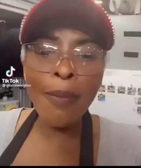 Lady calls out Sophia Momodu with her full chest, accuses her of killing Chioma and Ifeanyi's son (video) 1 Lady calls out Sophia Momodu with her full chest, accuses her of killing Chioma and Ifeanyi’s son (video)