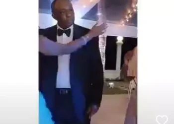 Watch father’s killer facial expression moment he sights his daughter twerking in a party (video)