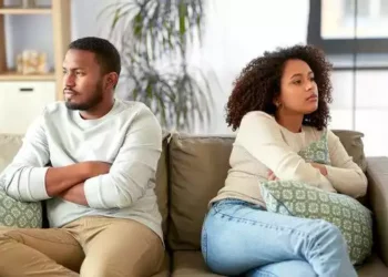 4 Body language signs you’re about to break up