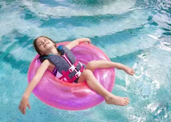 10 Important swimming safety tips for children