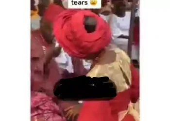 Watch emotional moment father shed tears while giving out his daughter in marriage (video)