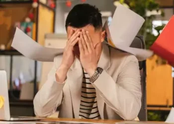 6 Early signs to show you do not fit in at work
