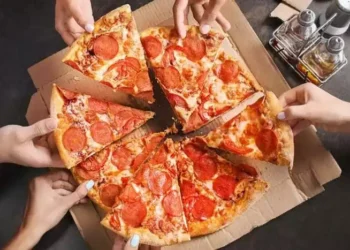 4 Reasons why pizza may not be good for your health
