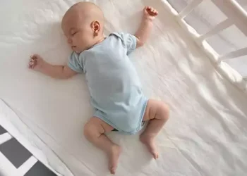 4 Tricks to get your baby sleep well at night