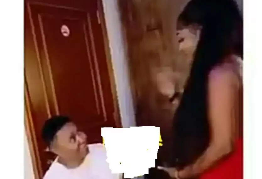 Watch moment lady proposes marriage to her female lover in Lagos (Video) 1 Watch moment lady proposes marriage to her female lover in Lagos (Video)
