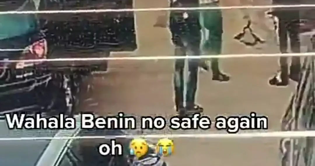 CCTV captures armed robb£rs at work in broad daylight at Benin, Edo (Video)