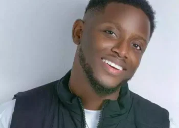 Nigerian singer, Chike, celebrates as he becomes the latest house owner (Video)