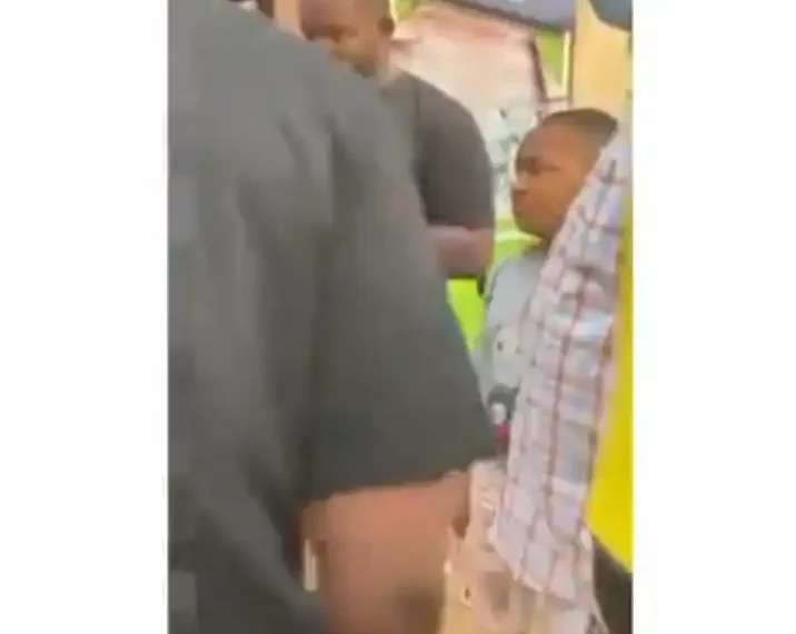 Lady intercepted at a motor park for allegedly kidnapping a child (video)