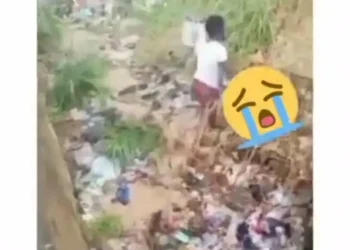 Young lady caught trying dispose the Cor*pse of a baby (video)