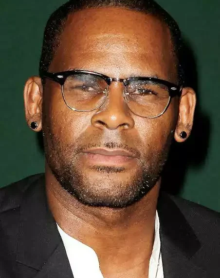 R. Kelly sentenced to 20 years for child s£x crimes 1 R. Kelly sentenced to 20 years for child s£x crimes