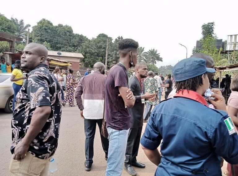 ELECTION: Voters in Onitsha stranded as INEC officials are yet to arrive 1 ELECTION: Voters in Onitsha stranded as INEC officials are yet to arrive