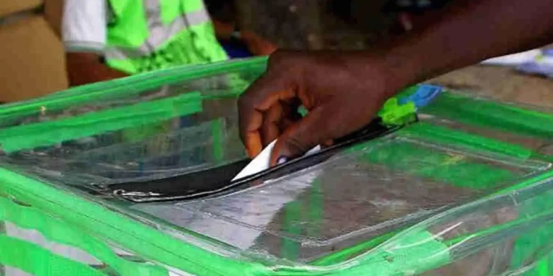 Woman in tears after she mistakenly voted Tinubu (video) 1 Woman in tears after she mistakenly voted Tinubu (video)