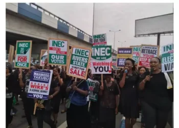 Women protest election results in Rivers (Photos)