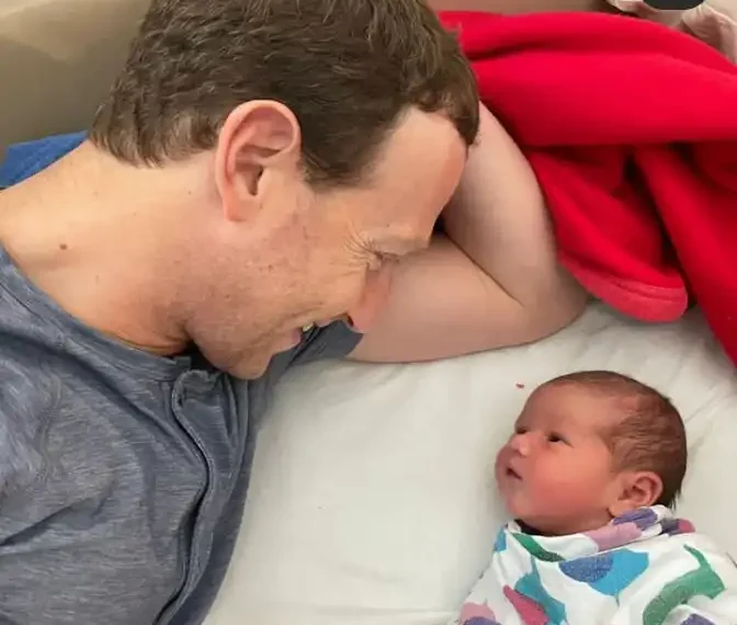 Mark Zuckerberg, wife welcome third child