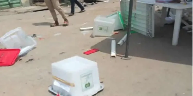 Thugs Disturb Voting In Okota Lagos, Newsblenda