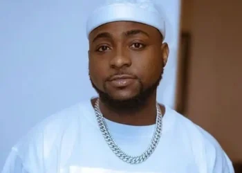 Davido reveals his dad sent Policemen after him several times