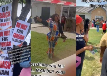 “Go Back To Your Country” – Ghanaian Wig Sellers Shut Down A Nigerian Wig Fair (Watch Video)