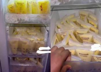 Lady shows off the milk she collected from her br£a$t after 3 weeks (VIDEO)