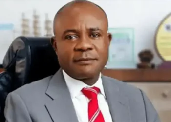 Peter Mbah dismantles street barriers in Enugu 