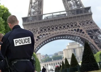 Security Alert Prompts Eiffel Tower Evacuation