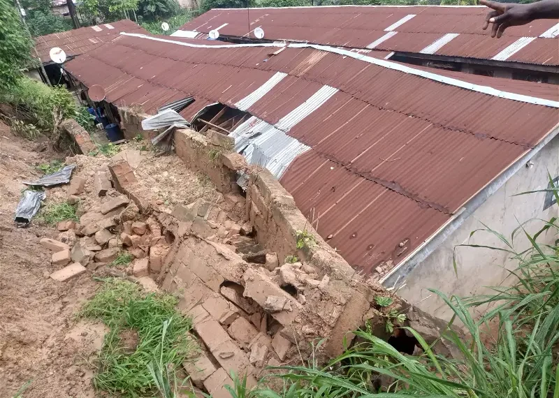 Heavy downpour causes death of 4 in Enugu 1 Heavy downpour causes death of 4 in Enugu