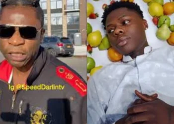 “Somebody come to my aid” – Video of Akpi begging for his life after calling Mohbad a weakling