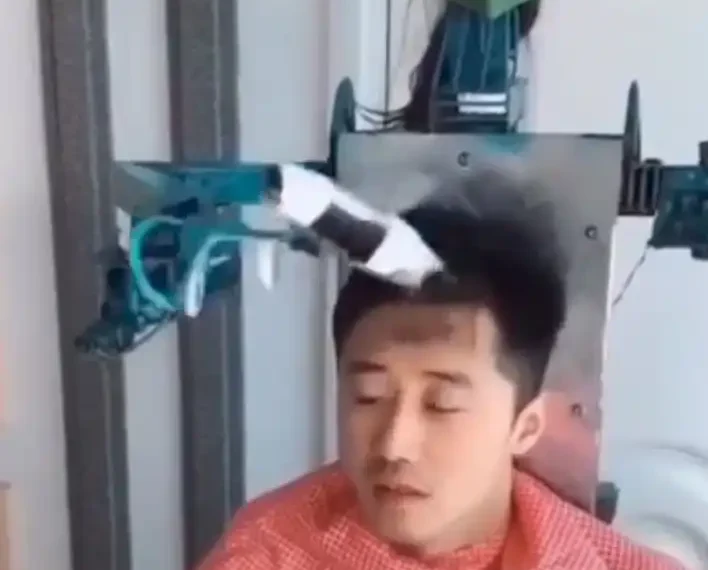 Can you let this robot cut your hair for you? (Watch video) 1 Can you let this robot cut your hair for you? (Watch video)